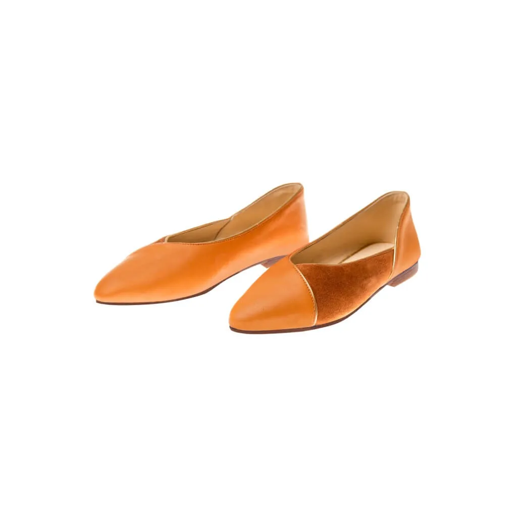 Audrey in Saddle and Chestnut