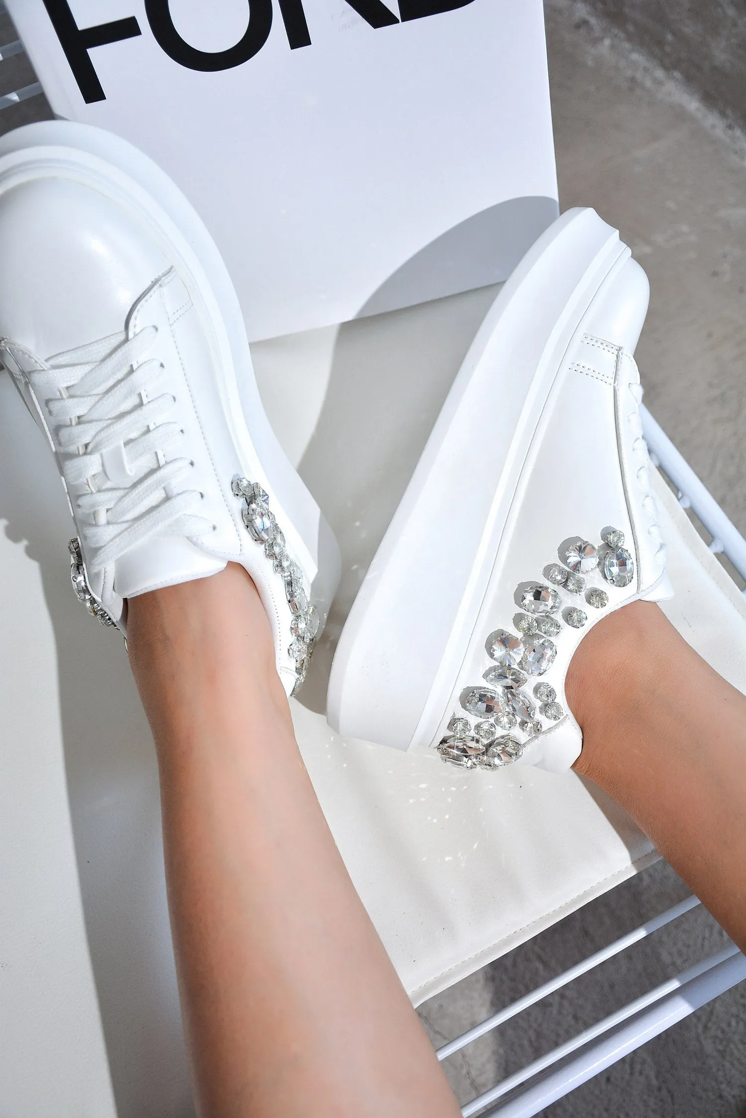BLING QUEEN - WHITE WHITE