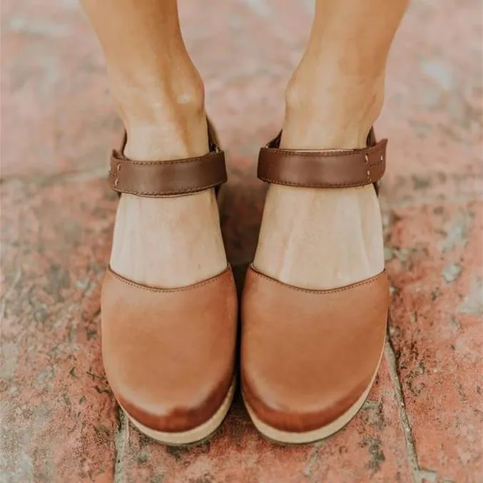 Flat-bottomed Buckle Solid Color Sandals