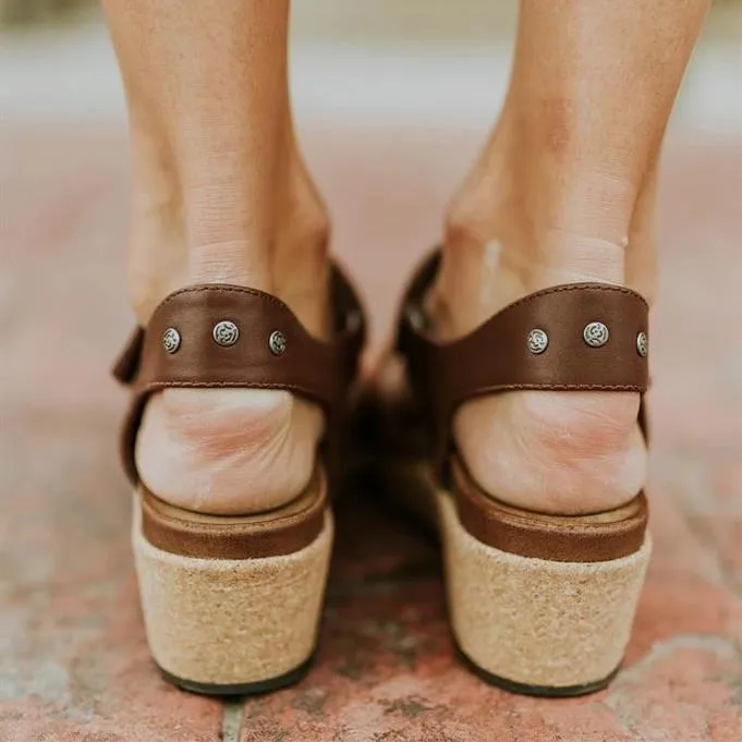 Flat-bottomed Buckle Solid Color Sandals