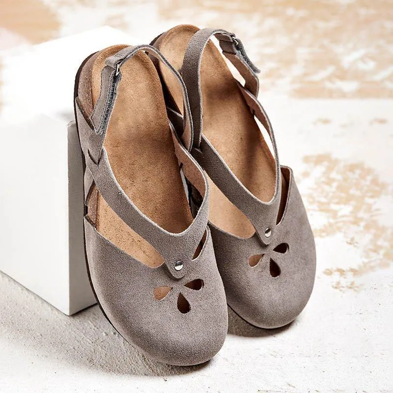 Flat sandals