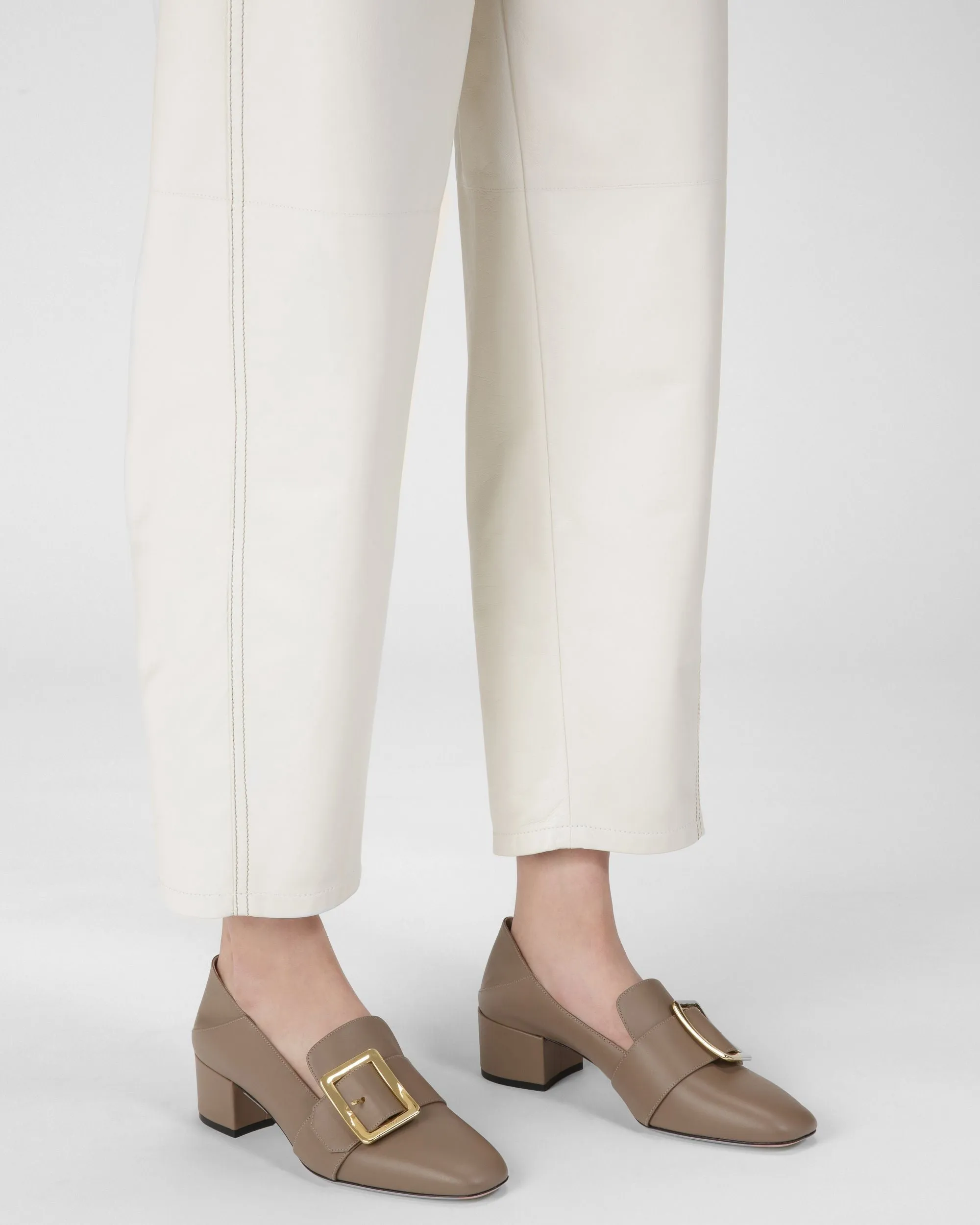 Janelle Leather Pumps In Taupe