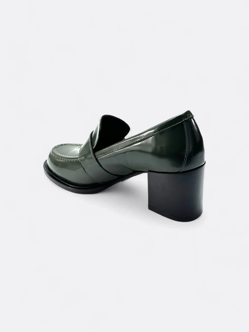 Mocassins with heel