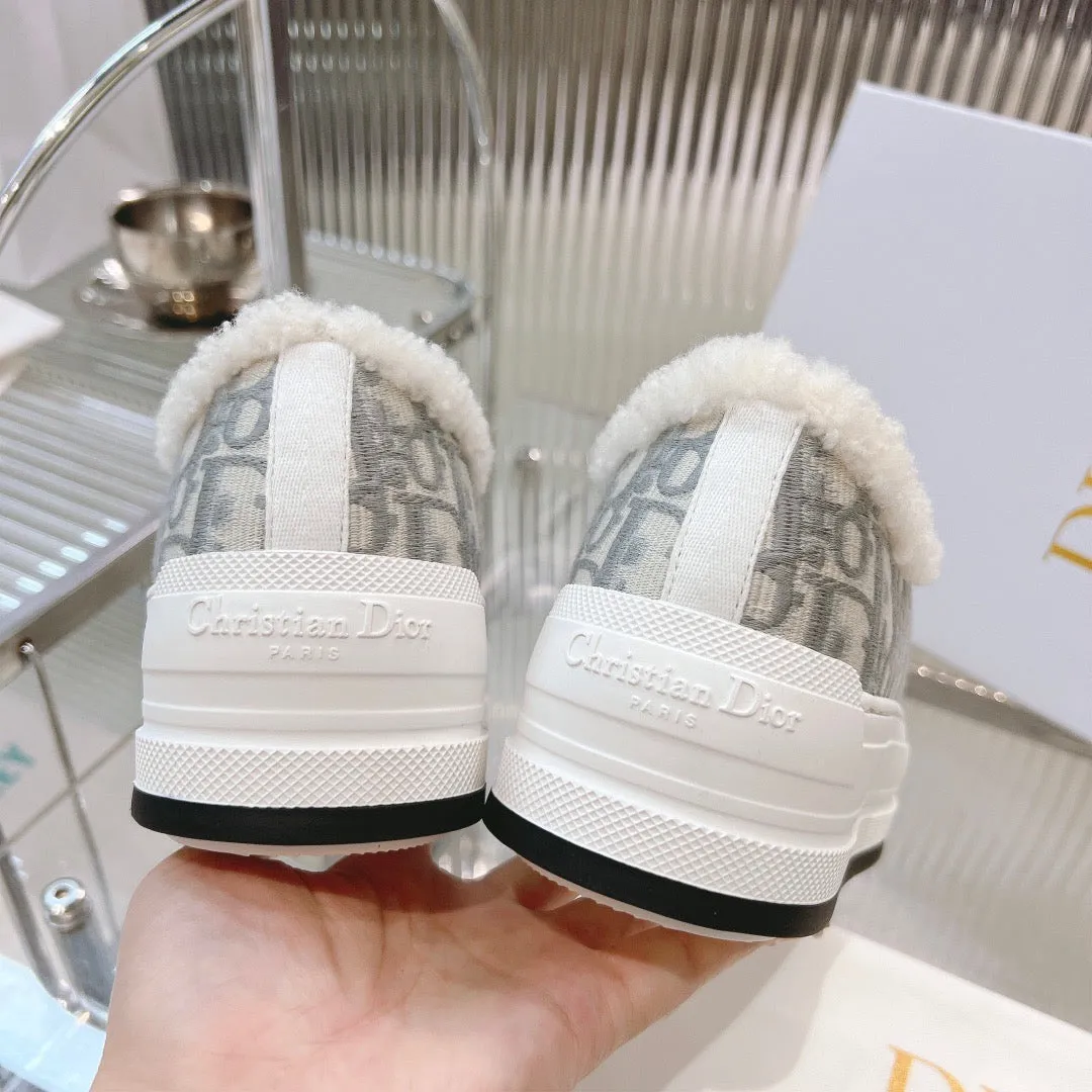SE1242 DR Sneakers / Size5-10