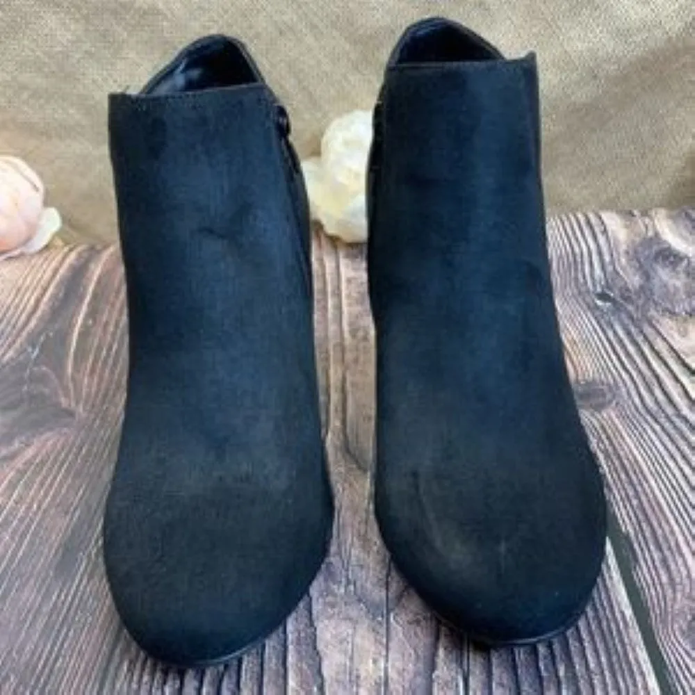 XOXO Black Jenia Pump Bootie 10M