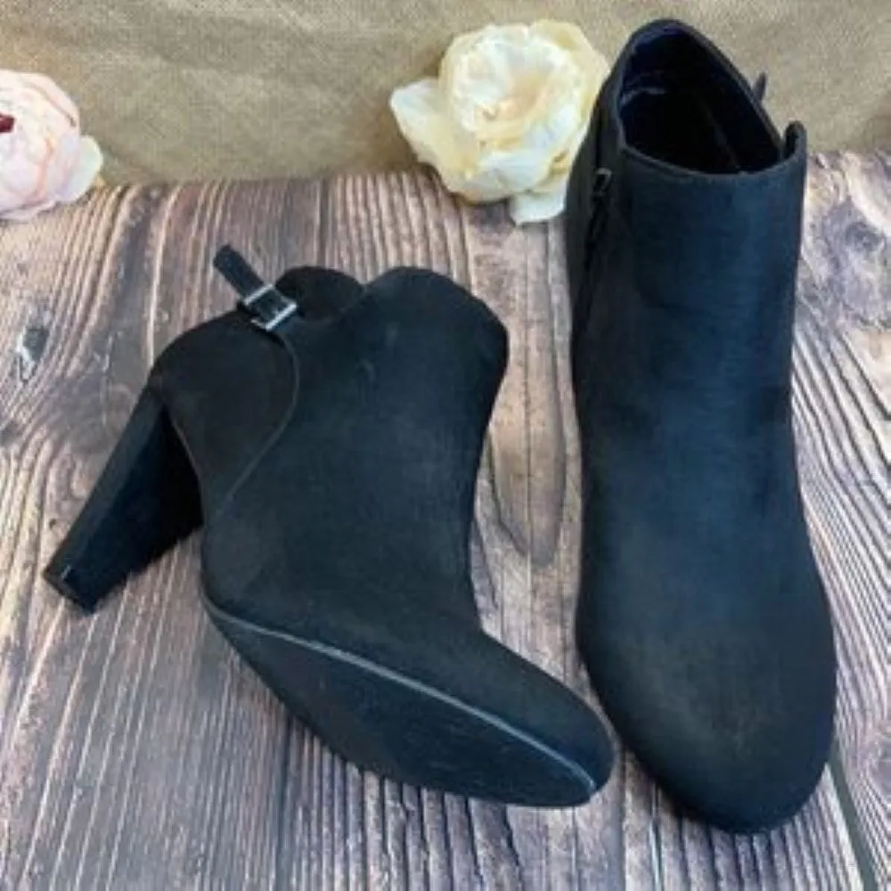 XOXO Black Jenia Pump Bootie 10M