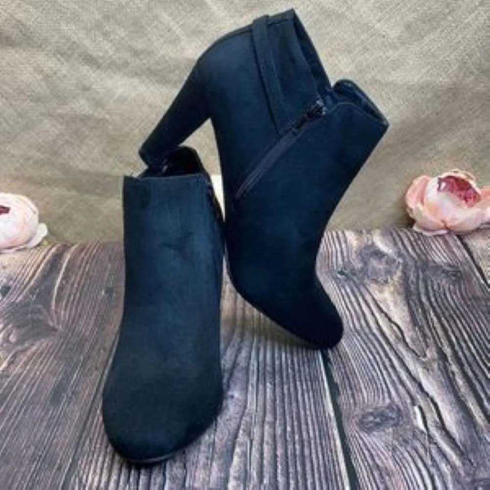 XOXO Black Jenia Pump Bootie 10M